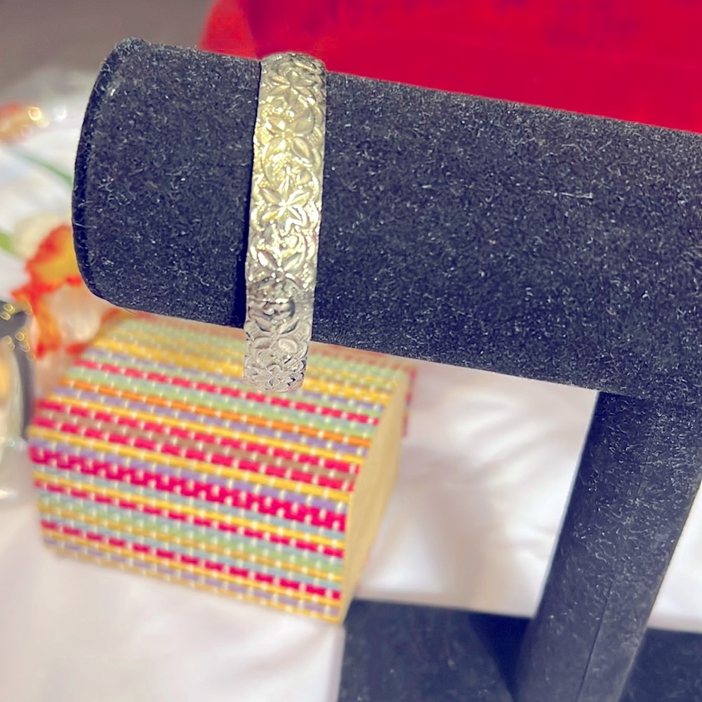 Metal Detailed Bracelet